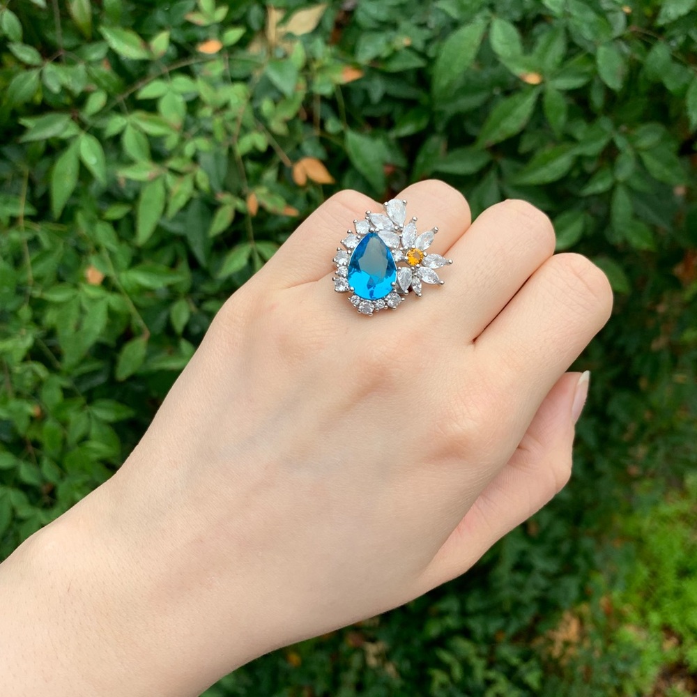 Elegant Blue and Silver Teardrop Ring
